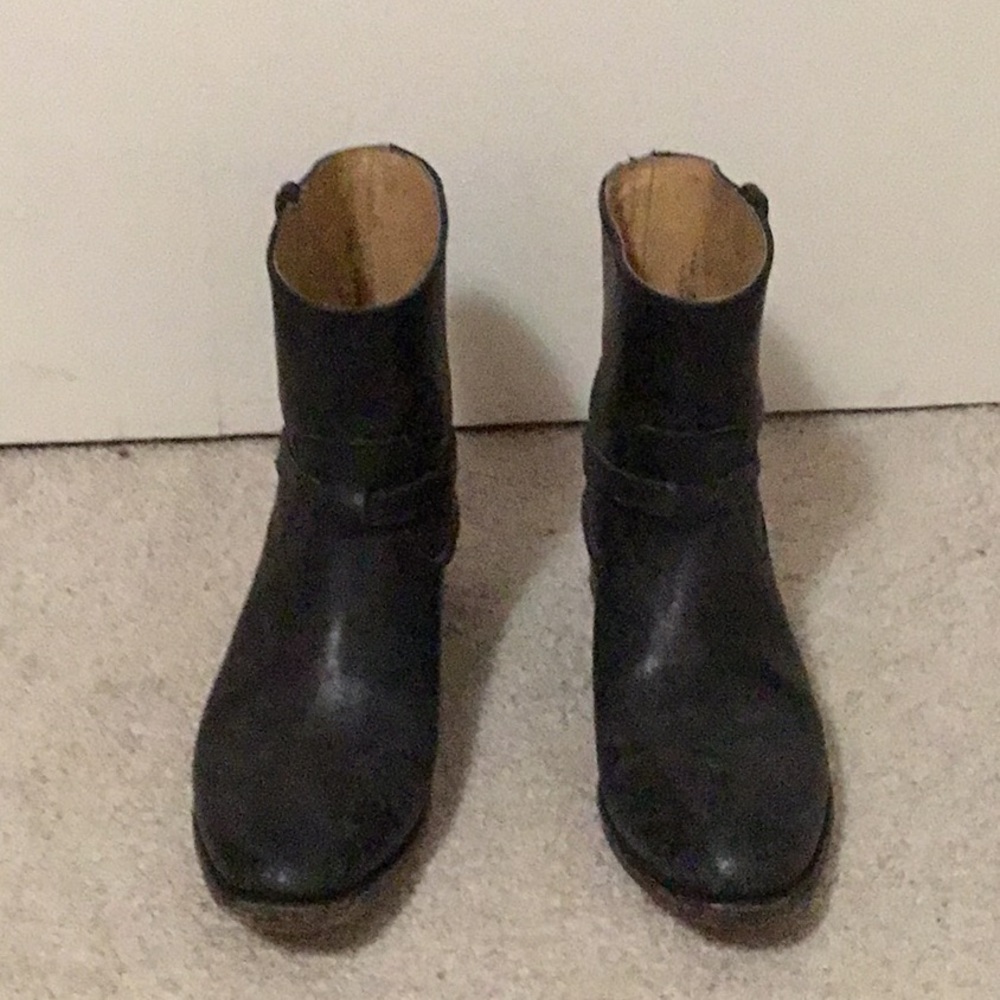 Distressed Black Frye Ankle Booties size 7.5